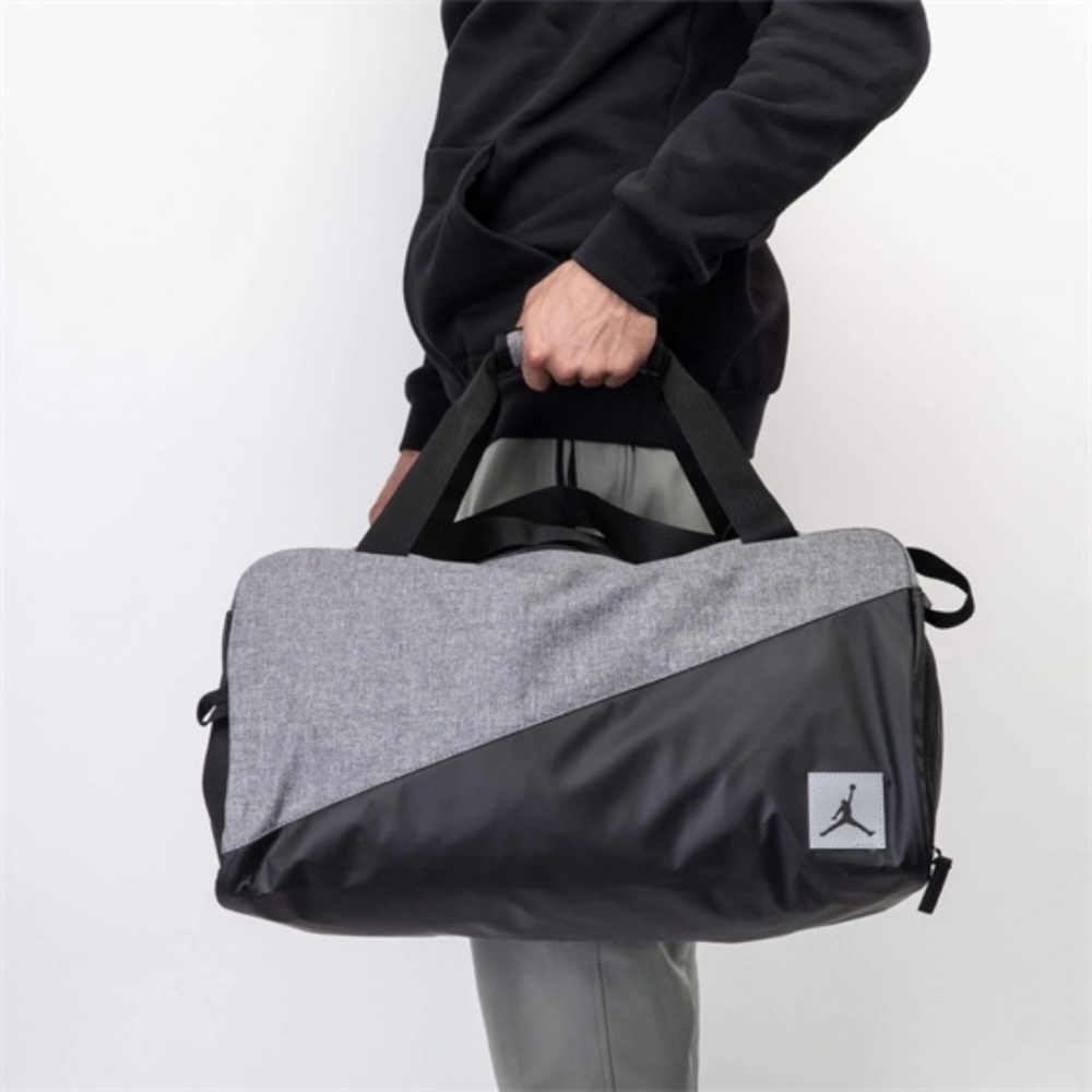 nike jordan duffle bag 8A0083 023 nwt - Picture 3 of 7